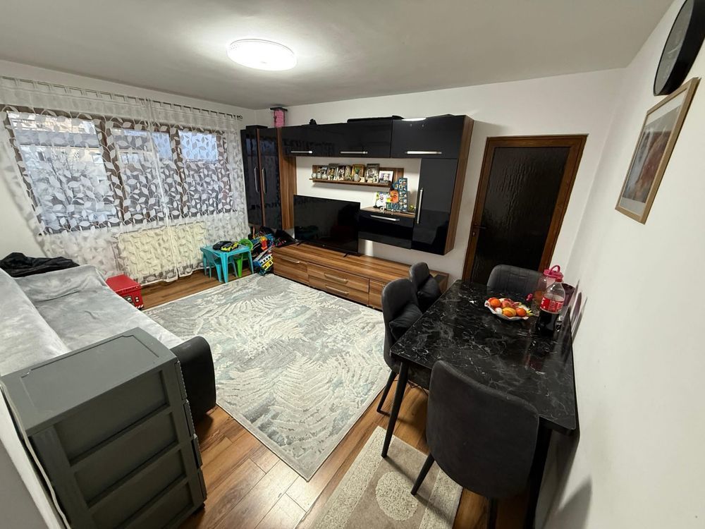 BRASADAS vinde ap 2 cam etaj 4/4 in Micro 15. - Poză 1