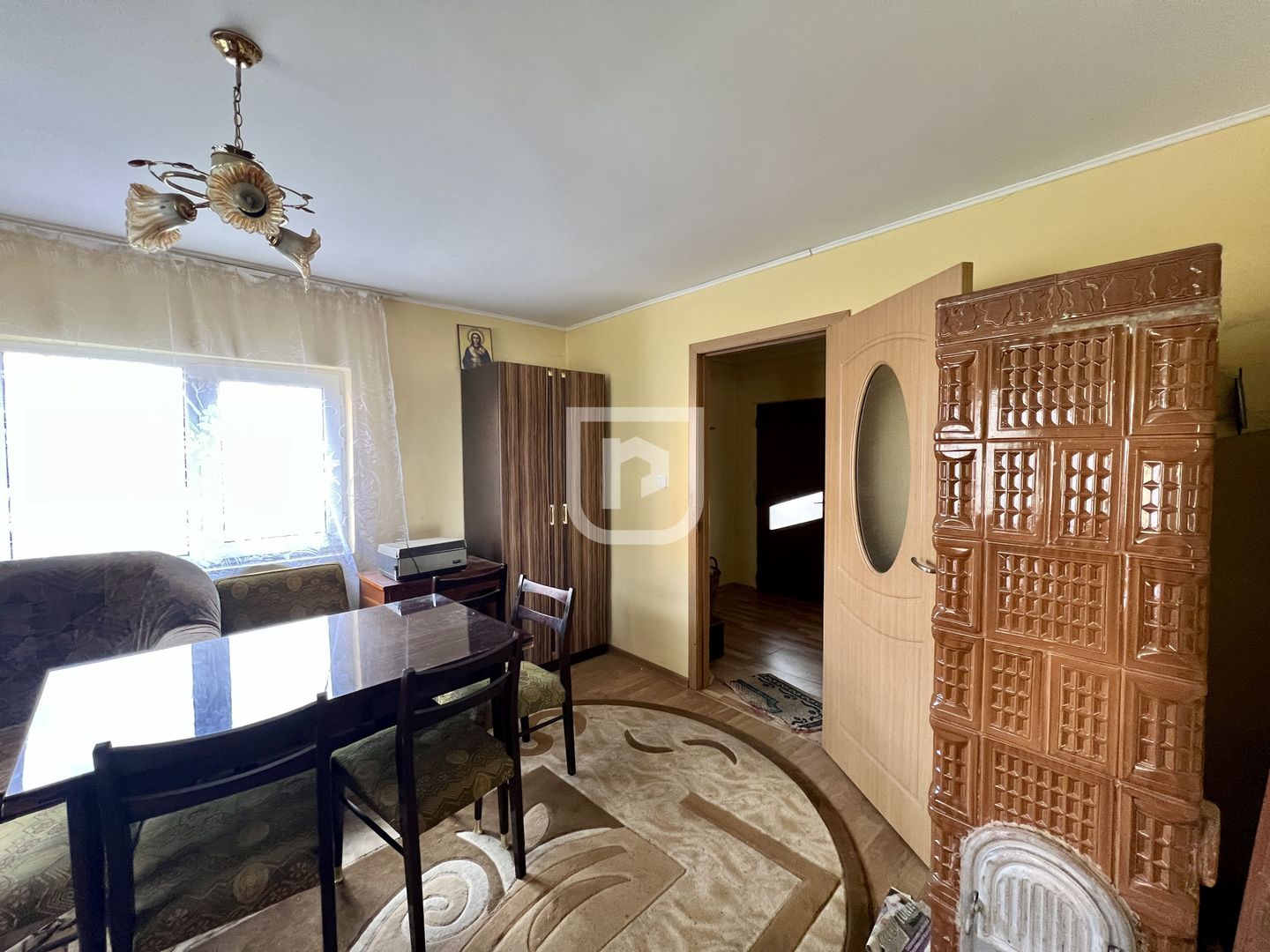 Casă cu teren 400 mp în oraș Gura Humorului - Poză 4