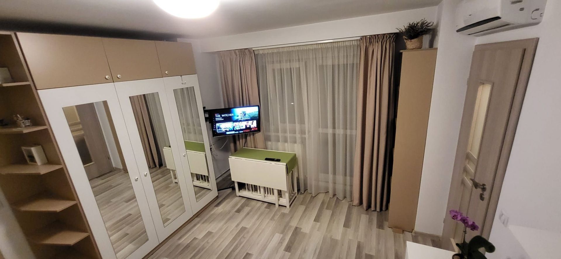 De Închiriat Garsonieră Timpuri Noi – Lângă Metrou, Vedere Casa Poporului - Poză 1