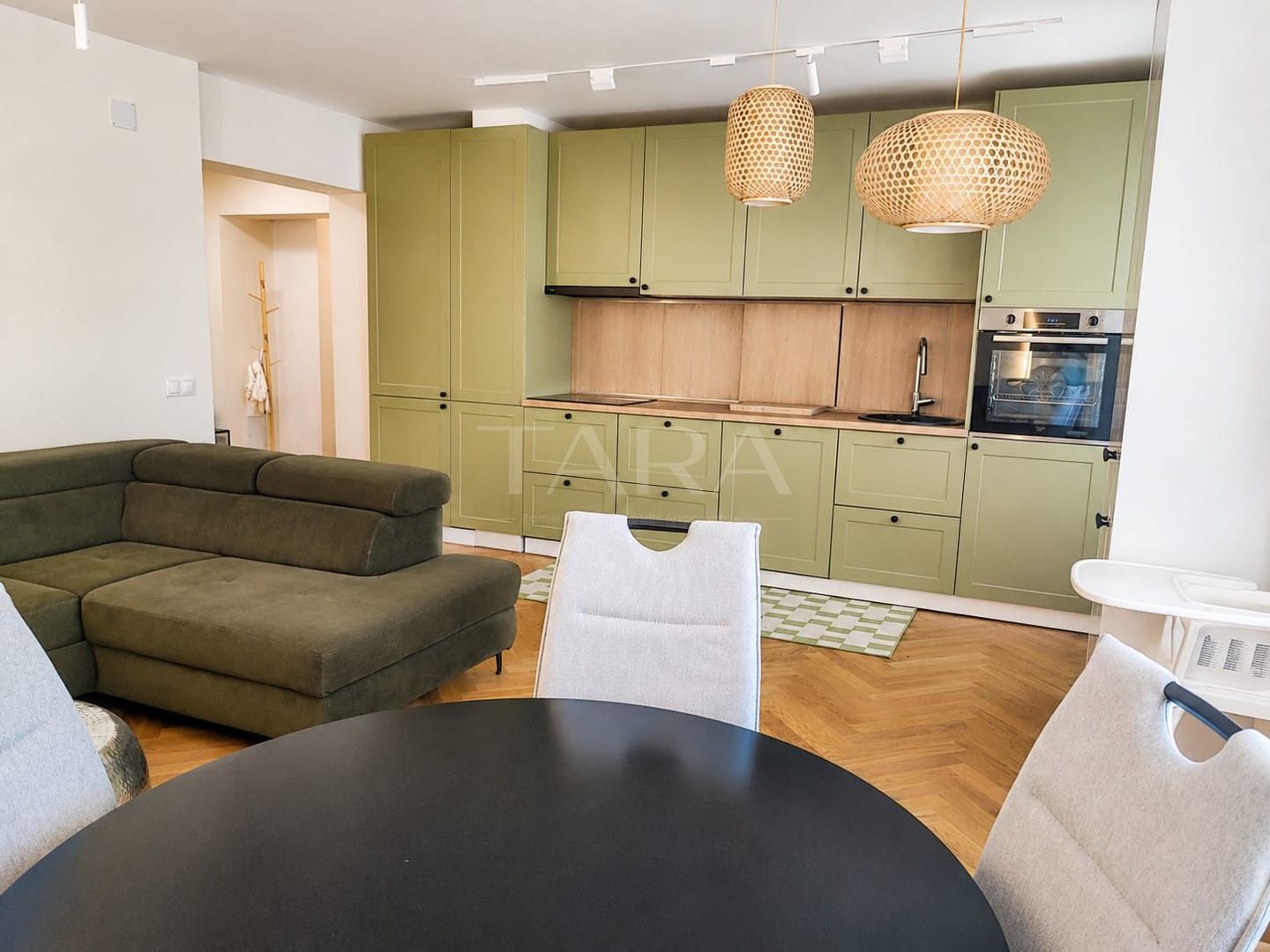 Prima închiriere! Apartament 3 camere, view spectaculos, Zorilor. - Poză 3