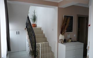 Casă familială spațioasă în zonă liniștită | Sângeorgiu de Mureș | - Poză 3