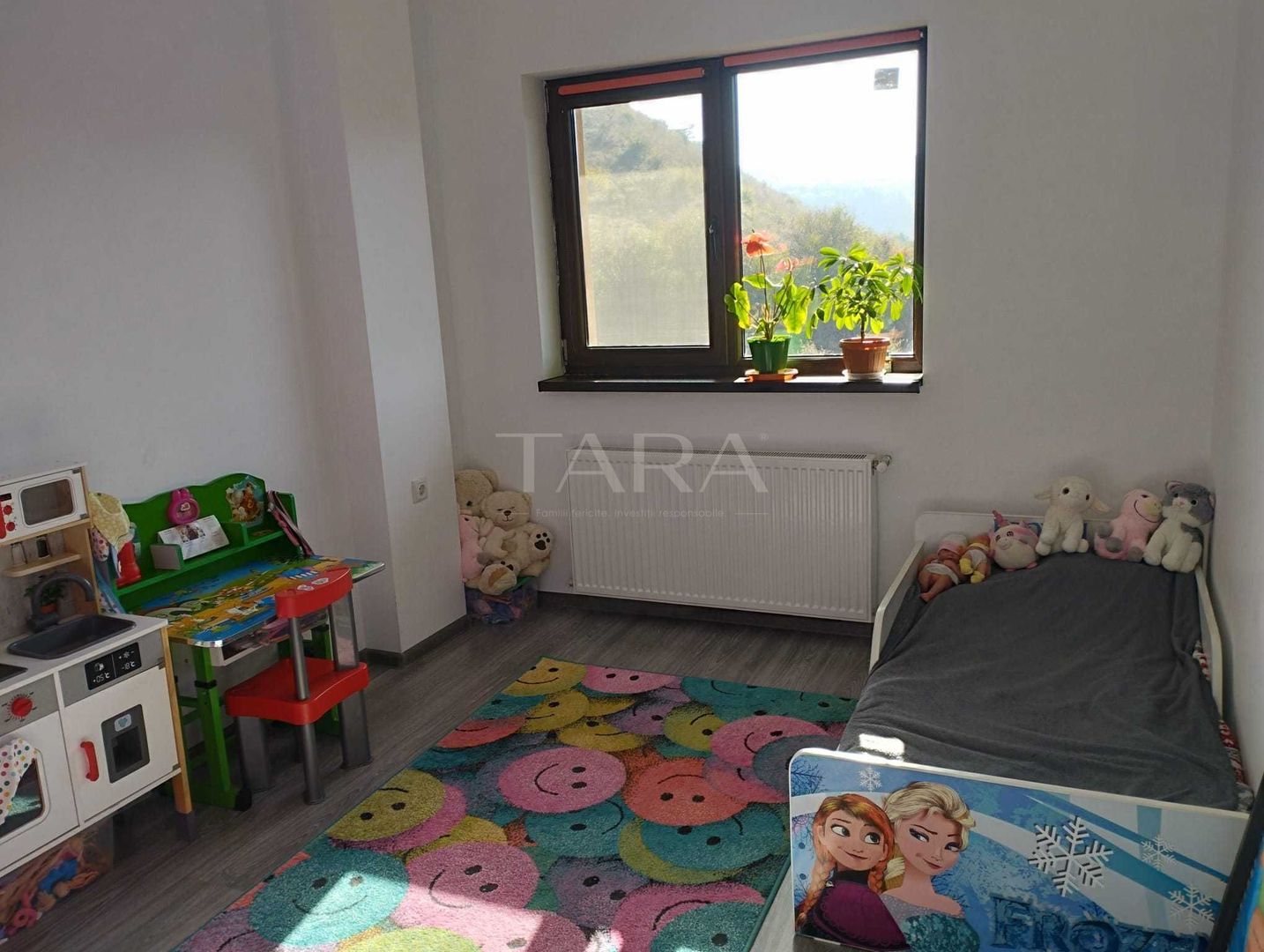 Vanzare apartament pe 2 nivele, orientare Sudica. - Poză 4