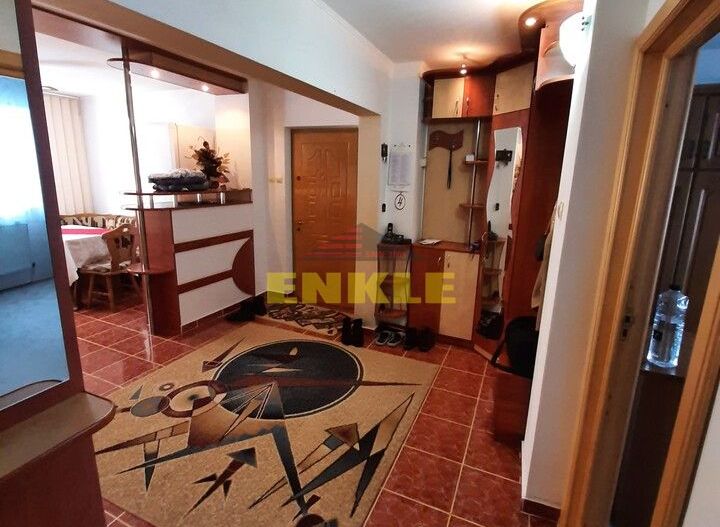 Apartament 3 camere, zona Bd.George Enescu , et.1, mobilat/utilat, pret negociabil ! - Poză 6