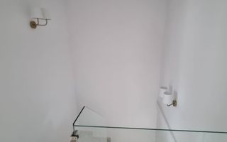 Reședință Modernă cu Finisaje Distinse - Poză 14