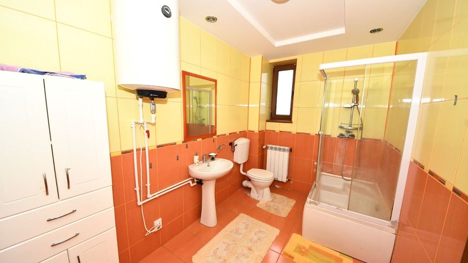 Vila spatioasa, constructie solida, zona micro 17 – Galati - Poză 55