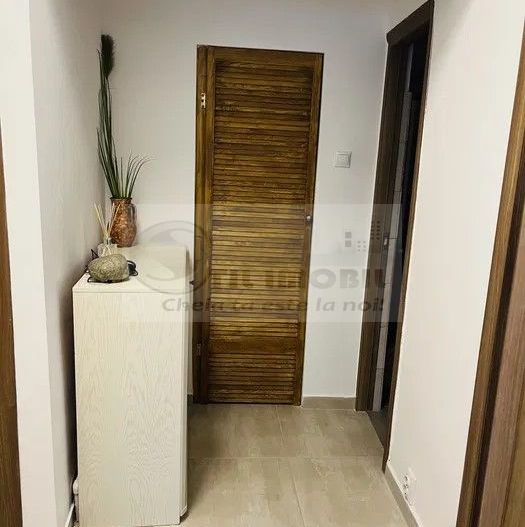 Apartament 3 camere Podul de Fier 700 Euro - Poză 6