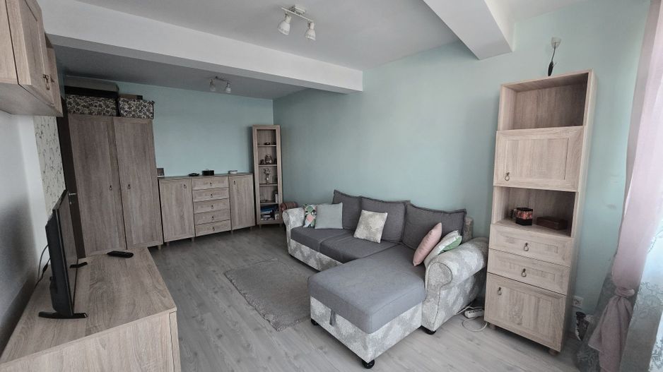 Închiriere Apartament cu 2 camere, centrala proprie, decomandat, Titan - Poză 1