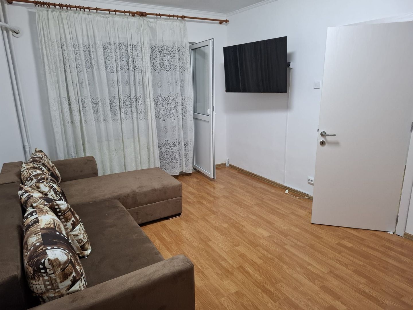 Apartament 2 camere decomandat, etaj 1, centrala proprie, Dristor - Poză 1