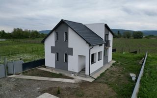 Casă/Vilă de vânzare Sat Siretu, Com. Letea Veche, Bacău - Poză 1