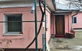Se oferă spre vânzare casă 3 camere individuală la curte zona Salaj