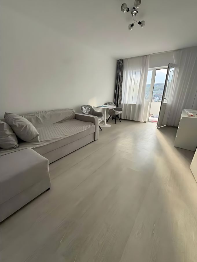 Apartament 2 camere decomandat ,Cetate, zona bulevard - Poză 1