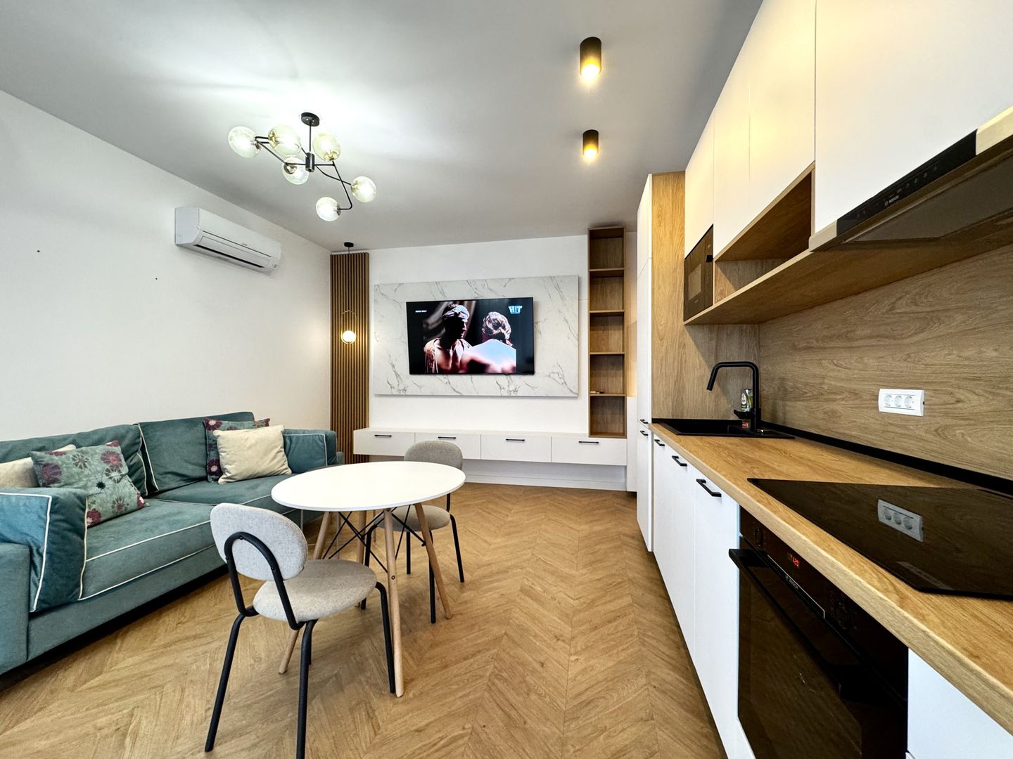 Apartament cu 2 camere, la prima închiriere, primitor si elegant - Poză 6