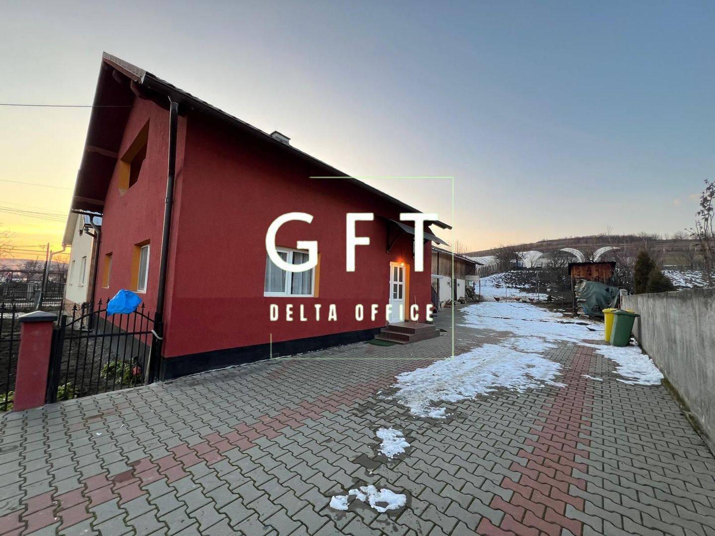 Casa de vanzare la Cepari - Poză 3