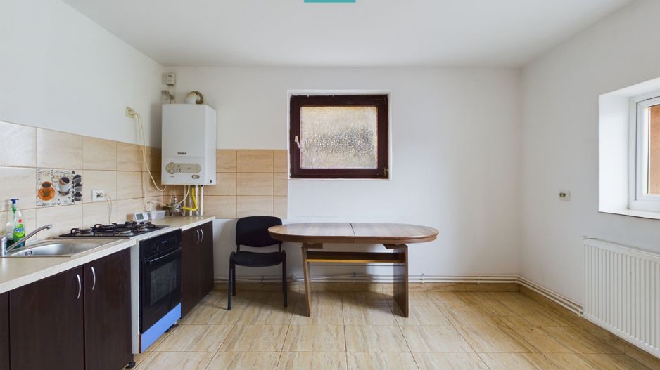 Proprietate imobiliară cu potențial extraordinar! - Poză 15