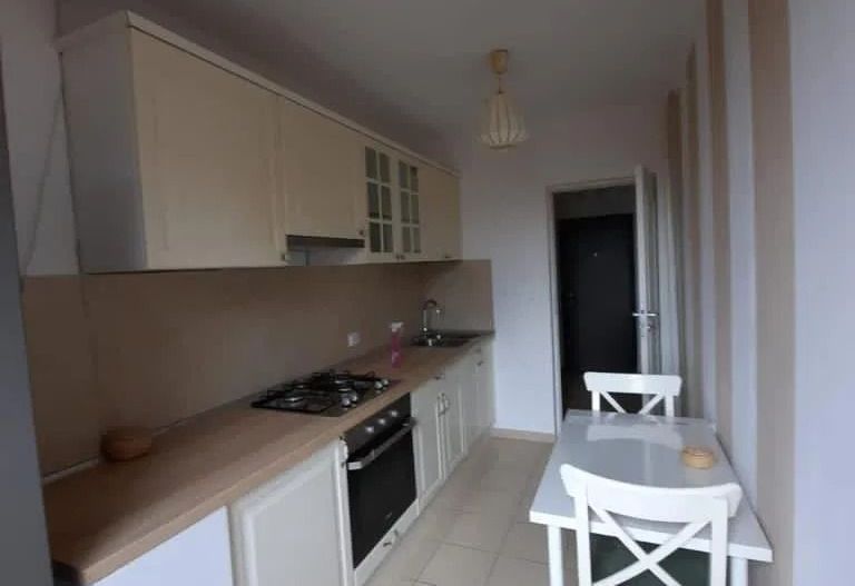 AP. 2 CAMERE TEI, BLOC REABILITAT, BUCATARIE INCHISA, MOBILAT MODERN - Poză 6