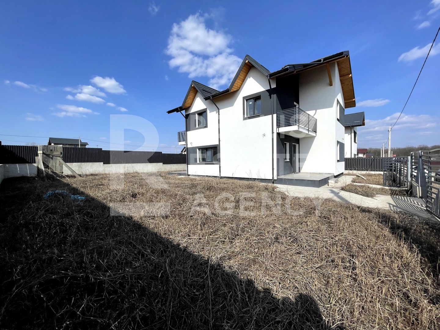 Casă modernă de vânzare, 120 mp utili, teren - 470 mp, Breazu, Iași - Poză 2