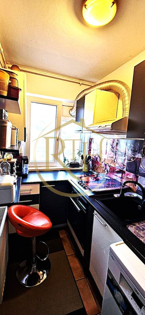 Vand apartament cu 4 camere in zona spitalul judetean,comision ,,0'' - Poză 17