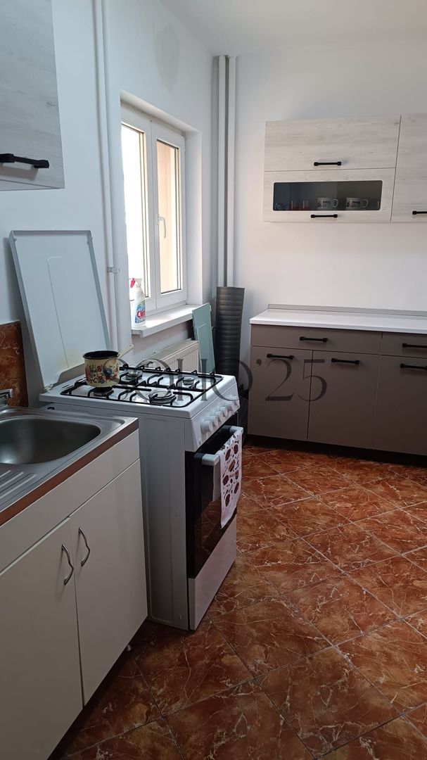 Închiriez 3 camere Tineretului - Poză 6