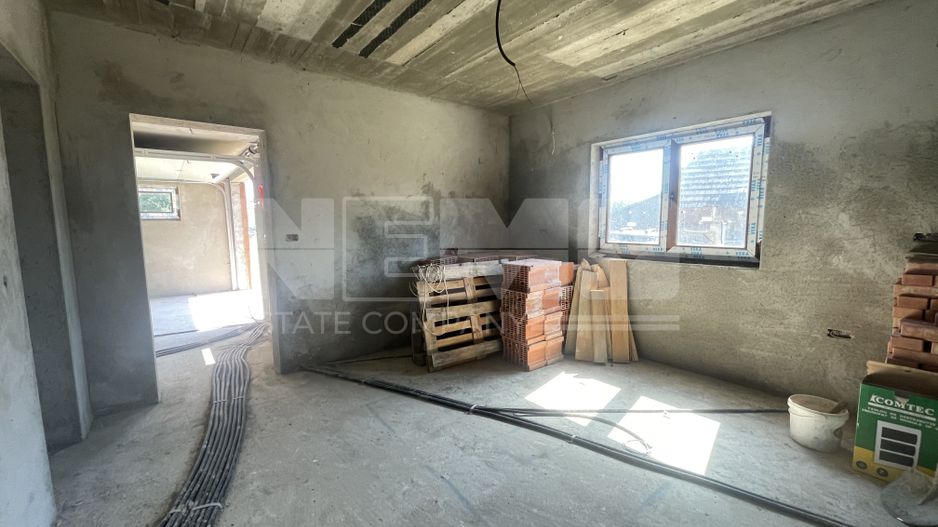 CASA LA ROSU DIN CARAMIDA + GARAJ I 12,5 ARI I VICOV DE SUS I - Poză 13