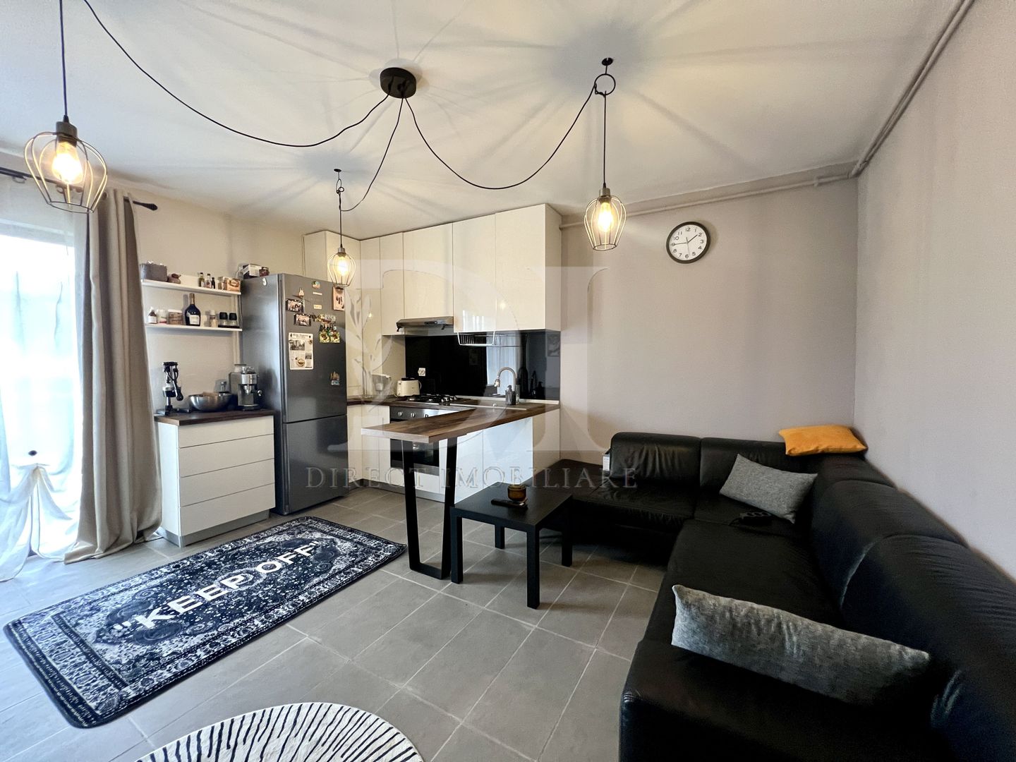 Apartament doua camere / Curte / Parcare - Poză 1