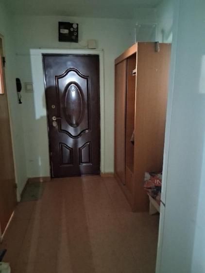 Vanzare apartament 3 camere, etaj 1/4, Titan-Fetesti - Poză 1