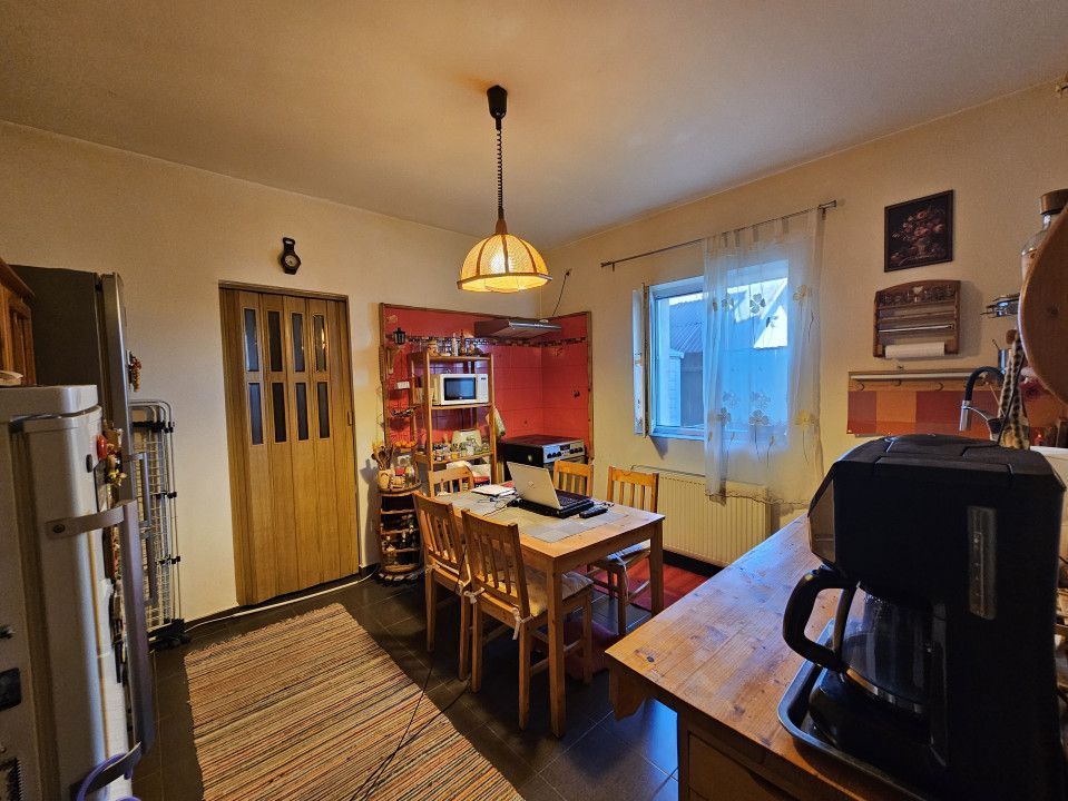 Vilă P +M în centrul orașului Otopeni, 7 + camere, anexe apartament - Poză 27