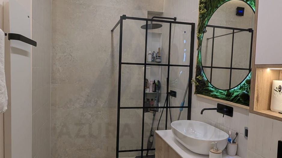 Penthouse 133 mp utili 4 camere 2 terase loc parcare in zona Centrala - Poză 10