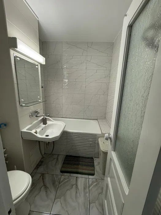 Apartament 3 camere - la 3 minute de metrou 1 Decemb - Poză 3