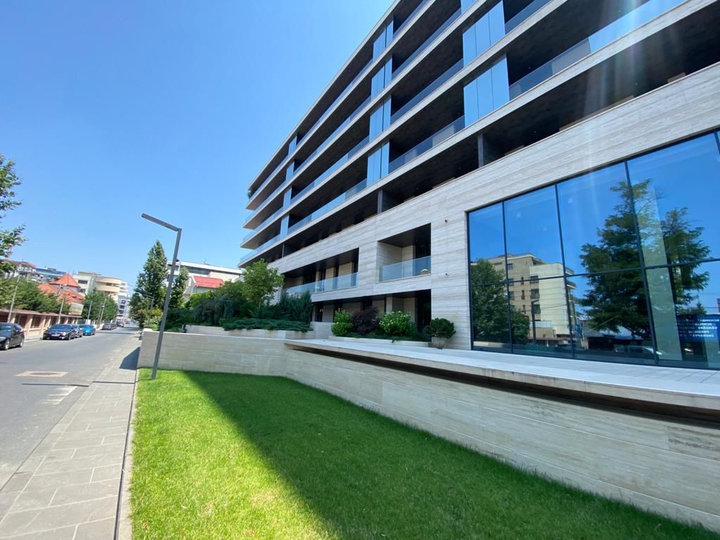 Apartament  Exclusivist de 4 camere spațios și luminos - Poză 2