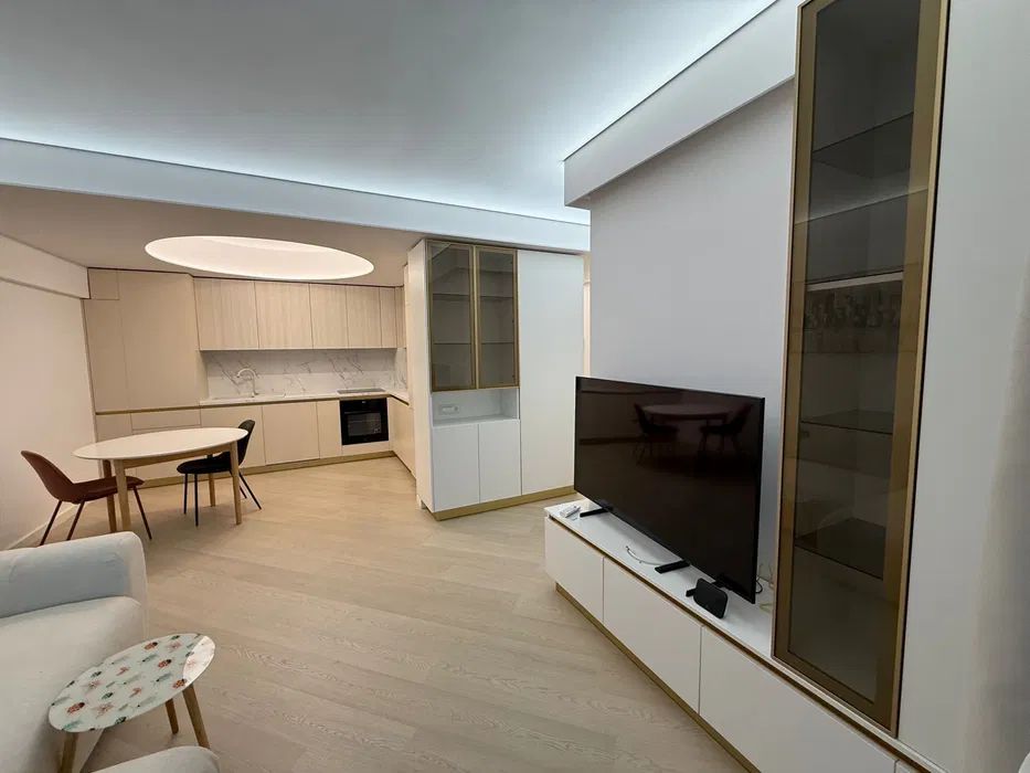 Închiriez apartament 3 camere – prima închiriere Complex Cortina - Poză 1