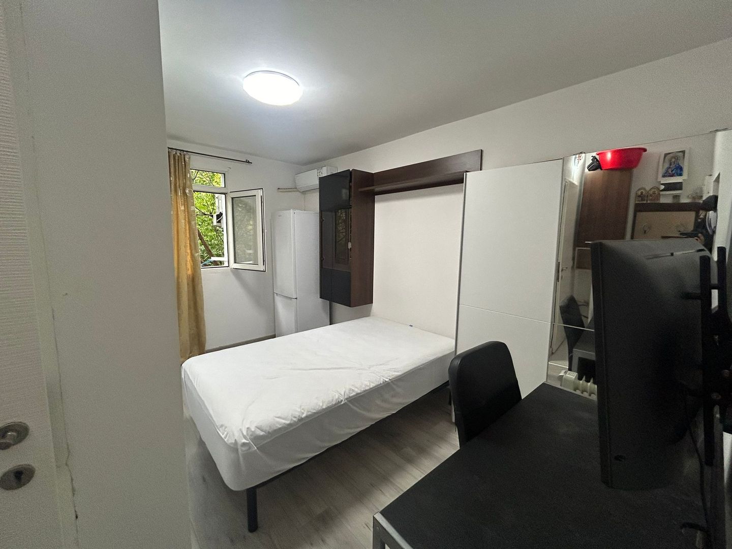 Garsoniera Vitan Mobilata/ Utilata - Poză 2