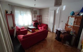 Casa cu 3 camere in Andrei Muresanu - Poză 1