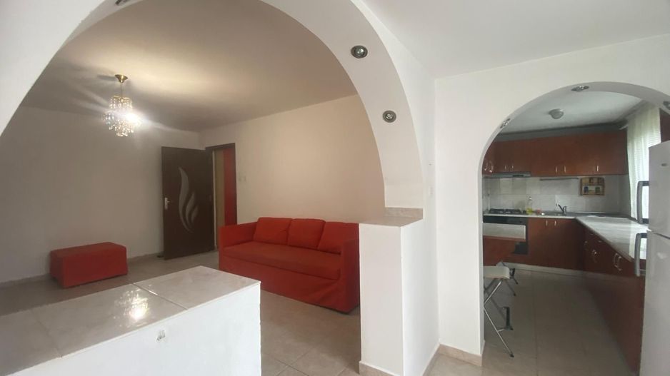 Modificat in 3 camere! Vanzare apartament in Targoviste-Micro 4 - Poză 8