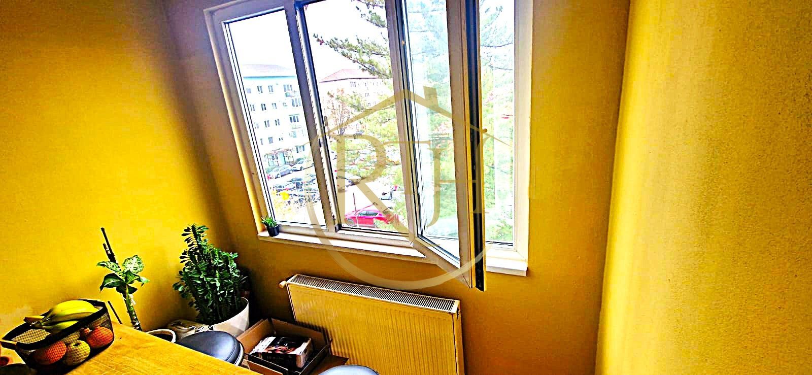 Vand apartament cu 4 camere in zona spitalul judetean,comision ,,0'' - Poză 13