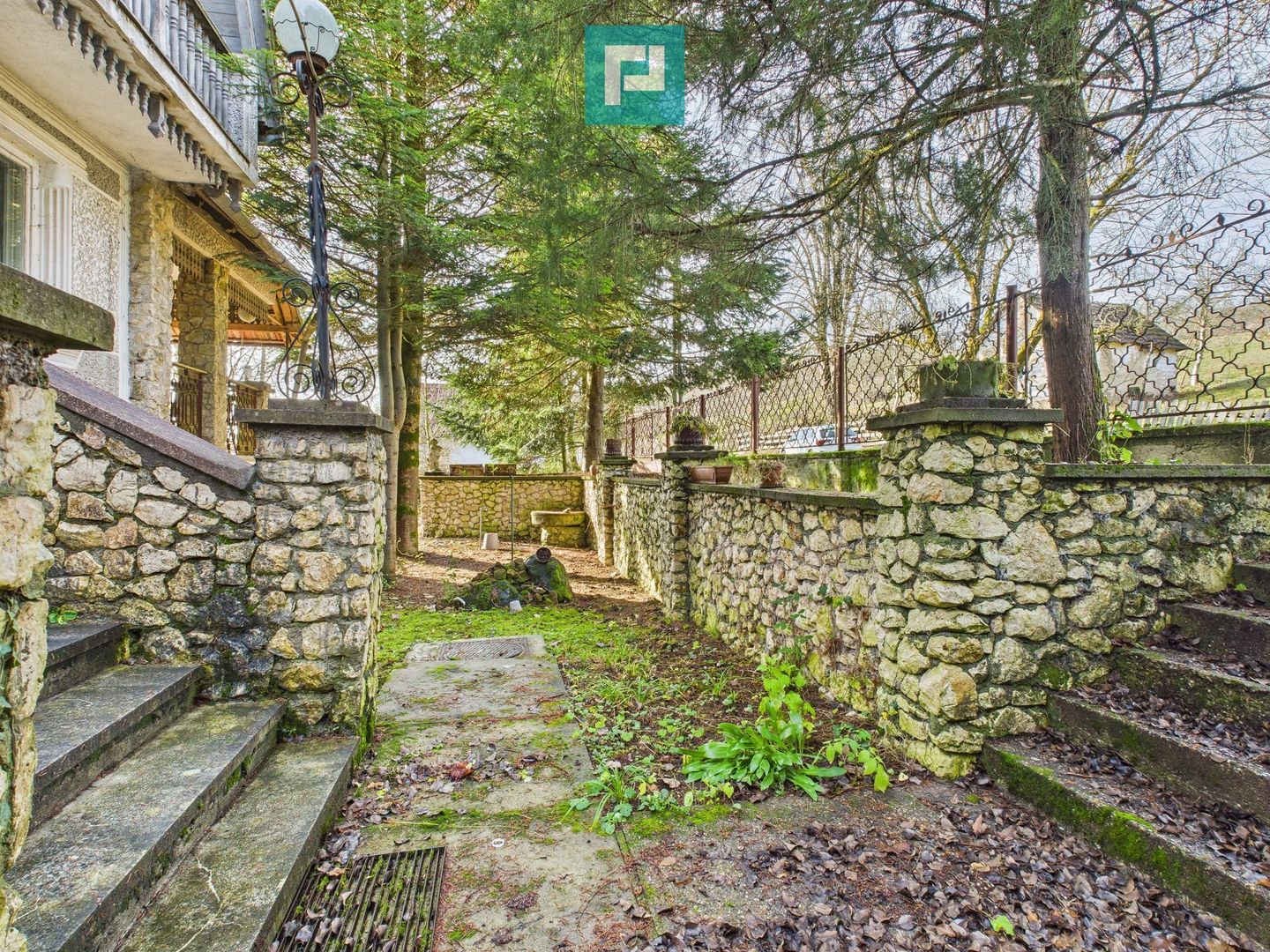 Casă P+E+M cu teren 8163 mp – Roşia Nouă (Petriş) - Poză 5