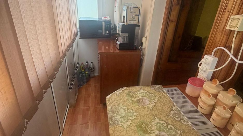 Apartament cu 2 camere transformat in 3 -  spatios - cartier Rovine - Poză 7