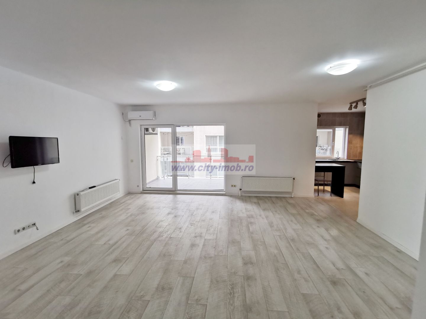 Vanzare Apartament 4 camere Baneasa - Poză 2