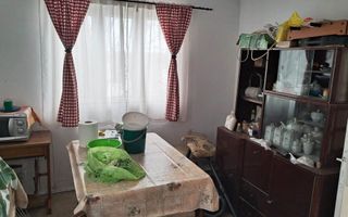 Casa cu teren la Polovragi - Poză 8