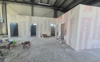 Hala,2 birouri,2 bai,1vestiar,parcare privată 330 mp - Poză 4