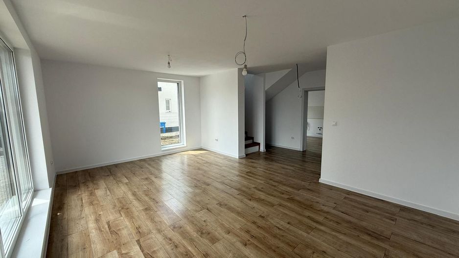 Casa/Vilă P+1 cu 4 camere de vânzare - Sânpetru - Poză 9
