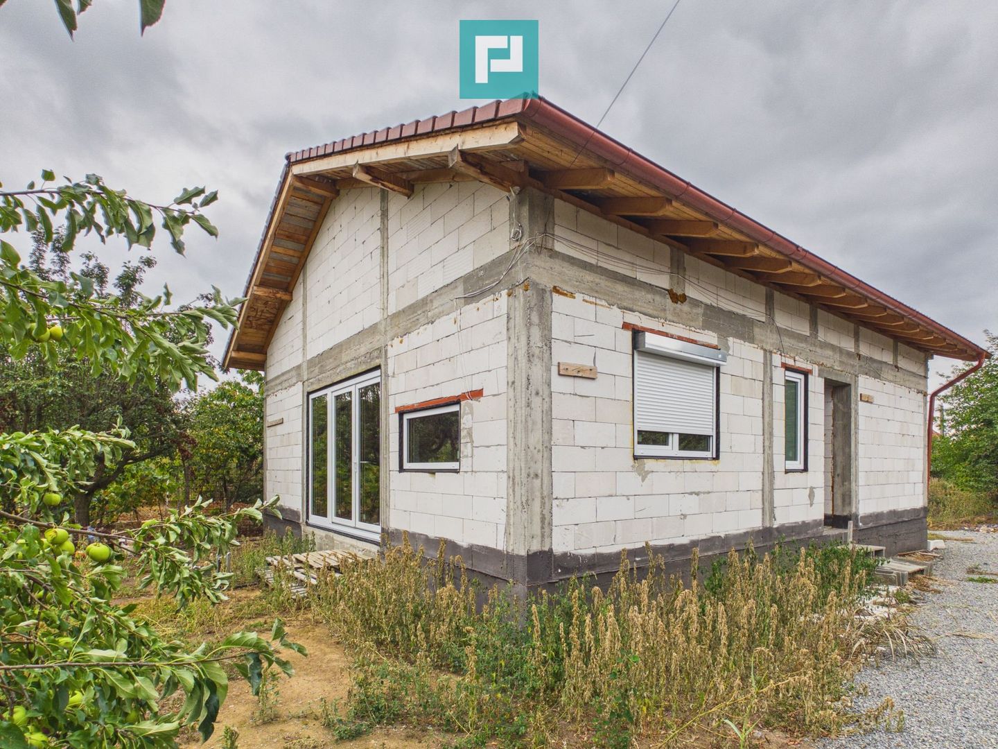 Casă nouă cu 3 camere, în localitatea Miniș, Arad - Poză 1