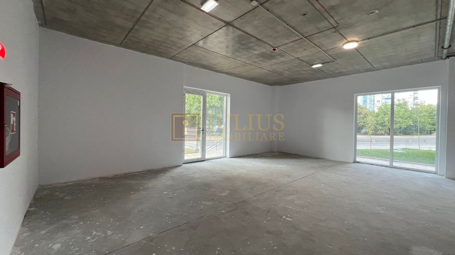 Spatiu 90mp utili; bloc nou, vad comercial ! Zona de nord - la bulevard. - Poză 1