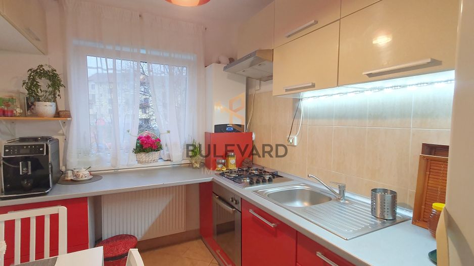 Apartament cu 2 camere+2 parcari, zona strazii Stejarului! - Poză 3