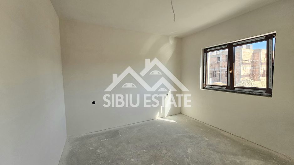 Casa noua 4 dormitoare, spatiu bun pentru familie - Poză 13