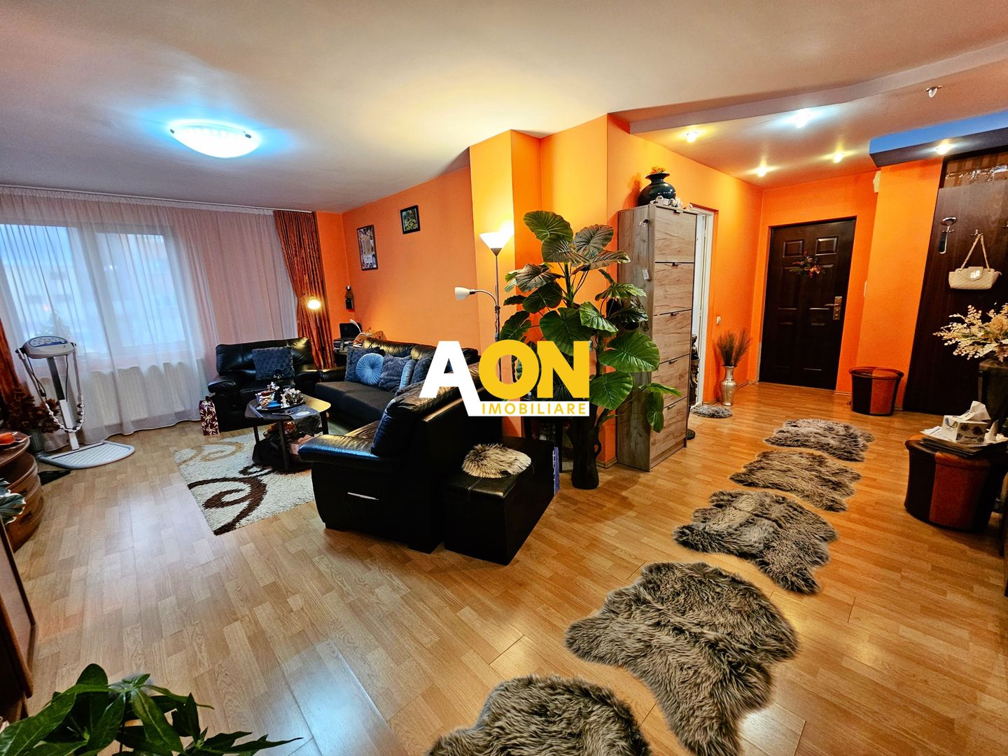 Apartament 4 camere, 87 mp utili, mobilat, utilat, et. 1, ultracentral - Poză 1