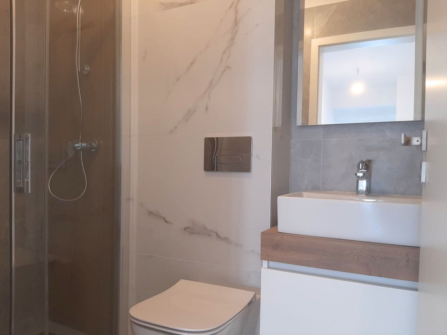 Un Apartament Pentru O Viață Bună  Coresi  2025 - Poză 22