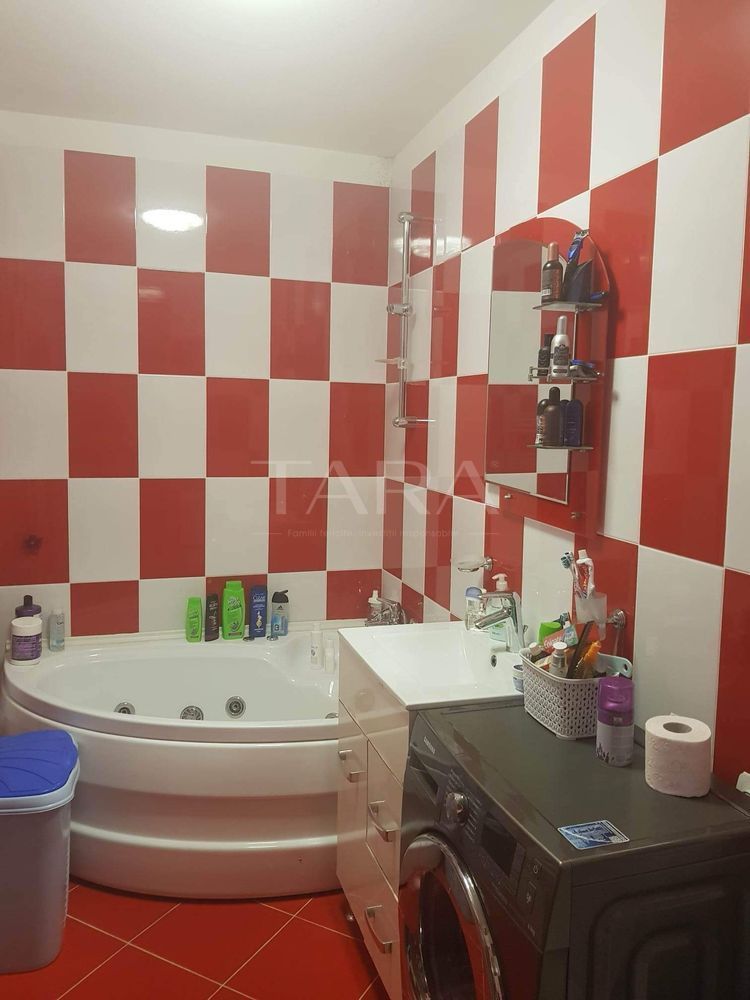 Apartament cu 2 camere si parcare  in zona centrala a localitatii - Poză 4