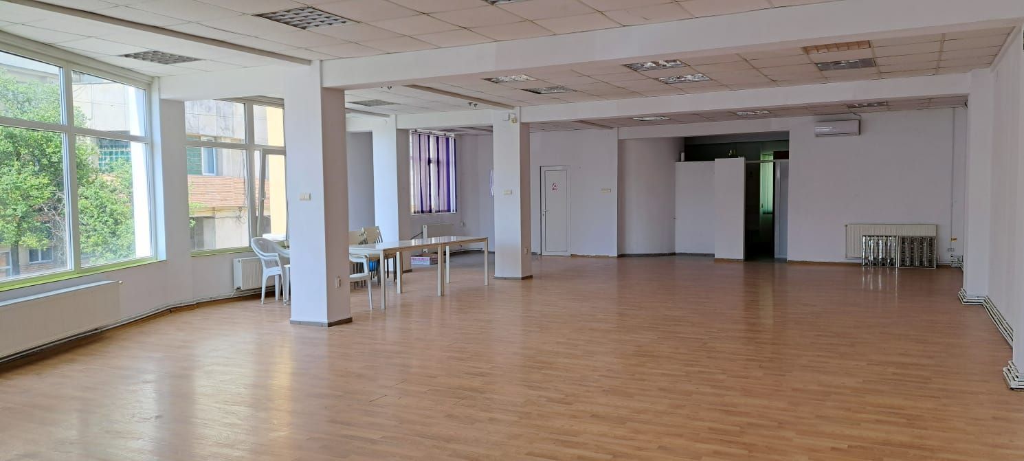 Inchiriere spatiu comercial-sala diverse Centru Pitesti - Poză 1