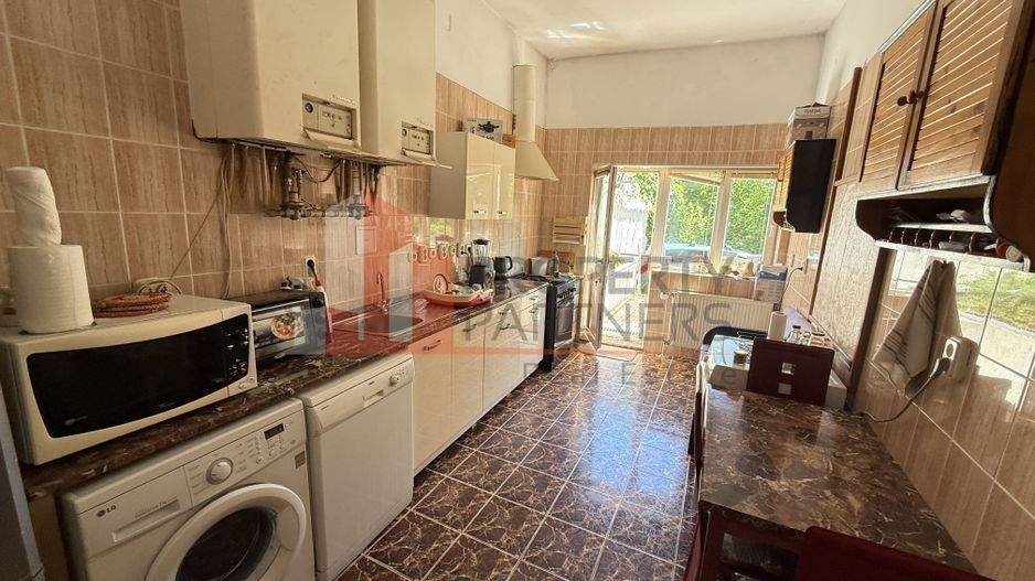 Pensiune lângă Castelul Bran | 9 camere | Pregătită pentru activitate - Poză 3