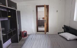 Casa 35 mp cu curte 300 mp, Micro 17 – Str. Oltului, 250 euro lunar - Poză 3